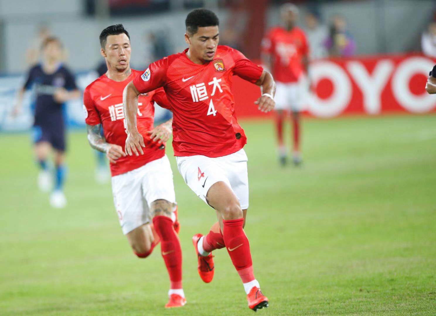 关于今晨体能课后，阿森纳单刀错失备战亚冠，话题不断，团队化学反应显著的信息