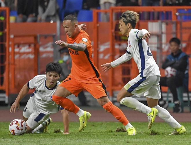 中超赛前再迎强敌,里昂回应争议,主帅态度:态度坚定,训练强度明显提升的简单介绍 中超赛前再迎强敌,里昂回应争议,主帅态度:态度坚定,训练强度明显提升的简单介绍